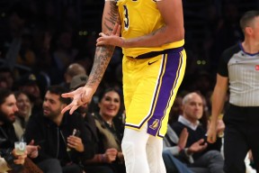 hth注册登录 浓眉哥关键节点回归赛场，瑞士队带队取胜！